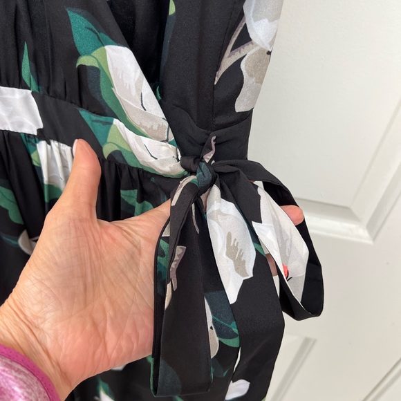 Banana Republic Sleeveless Magnlia Wrap Dress Size 8 NWT - Picture 7 of 9